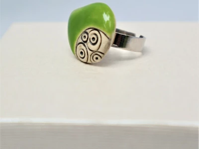 Friss zöld színű kerámia gyűrű