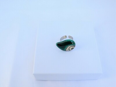 Zöld, csepp alakú gyűrű